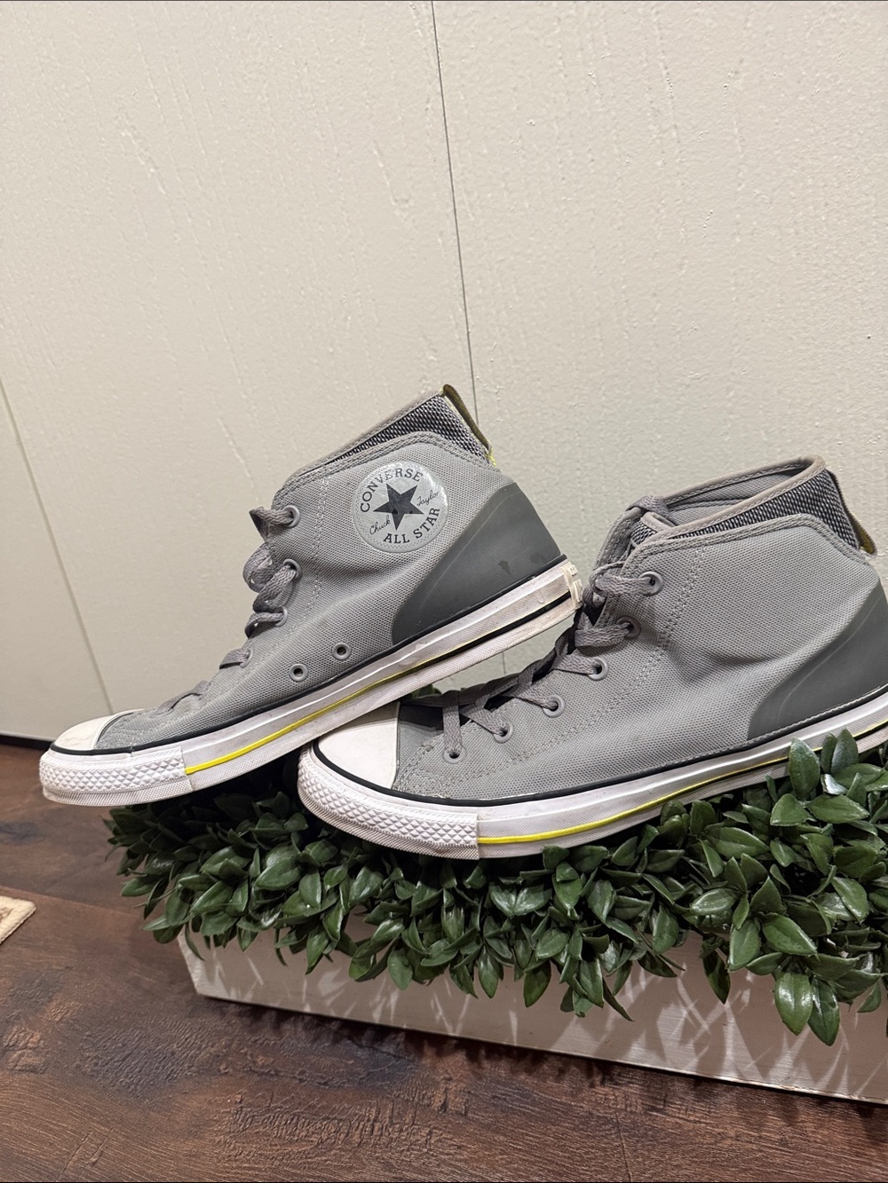 Converse Chuck Taylor Syde Street Grey Yellow Mens 12 or Women's 10